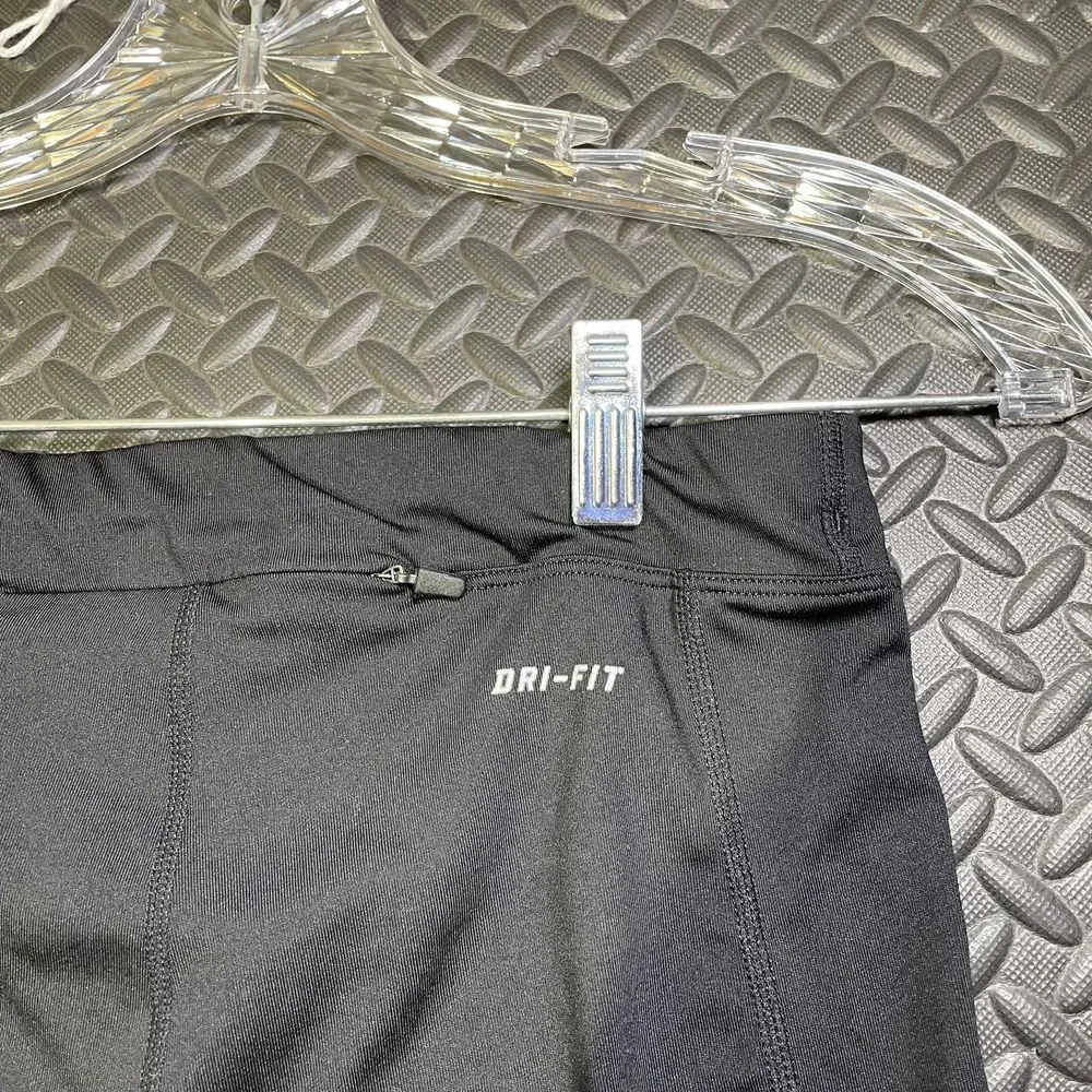 Nike Capri Legging Dri-Fit Athletic Running Workout Gym Fit Women's Size XS‎